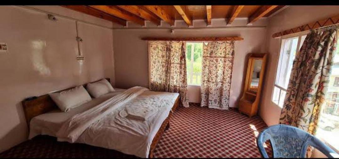 Rainbow Palace Pahalgam Bilik gambar